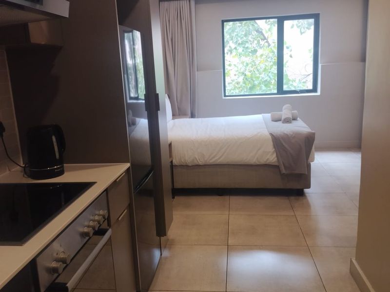 Ideal Studio lock up and go apartment. - Photo 2