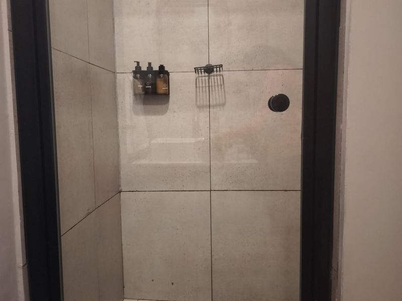 Ideal Studio lock up and go apartment. - Photo 8