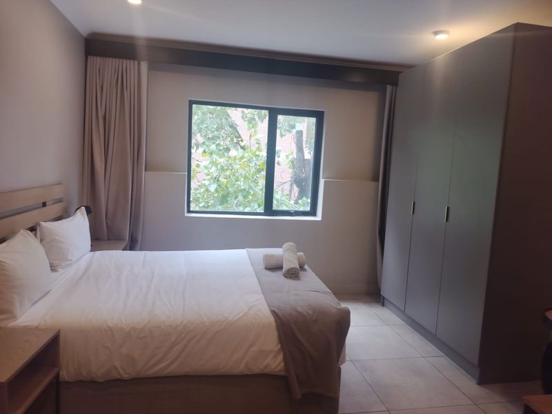 Ideal Studio lock up and go apartment. - Photo 6