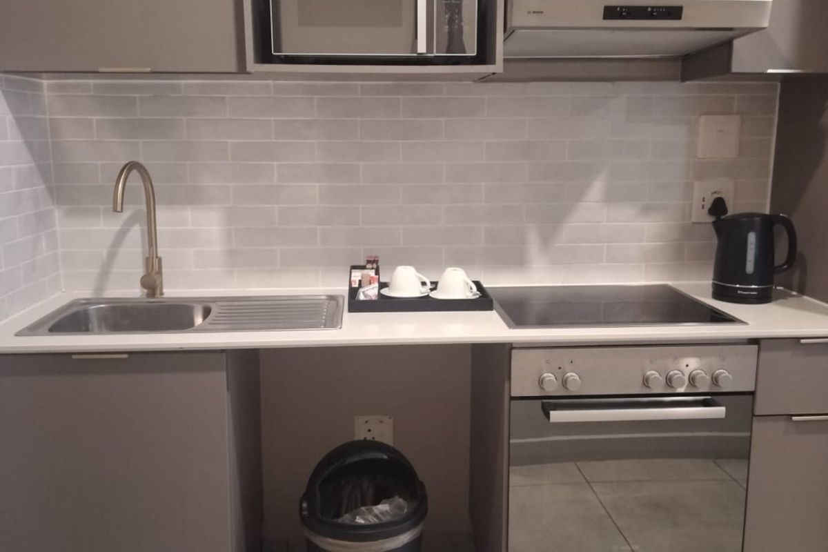Ideal Studio lock up and go apartment. - Photo 3