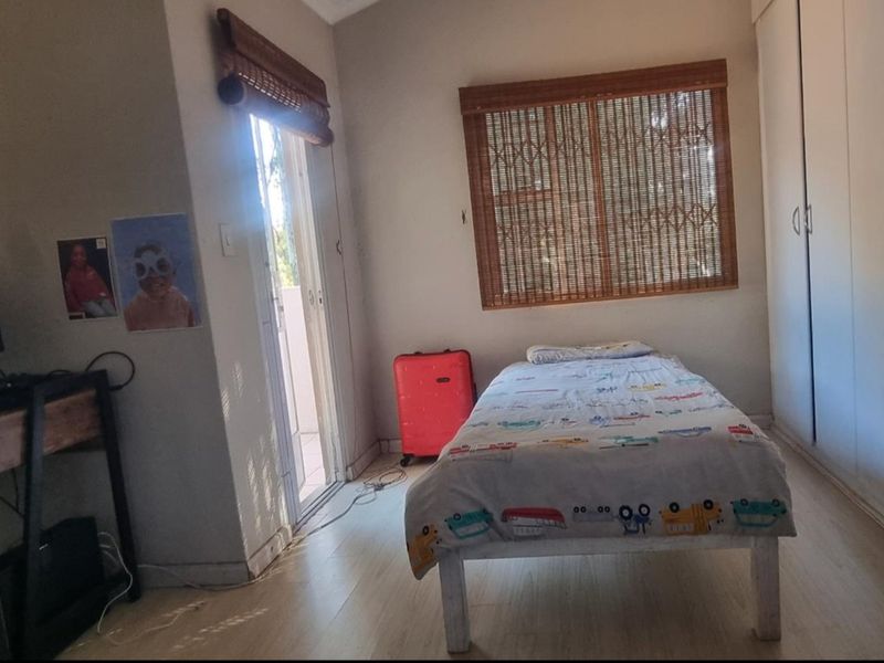 2 Bedroom Apartment / Flat for Sale in Douglasdale - Photo 6