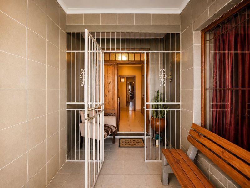 Entertainer’s EdenvaleGem with Pool and Flatlet - Photo 5