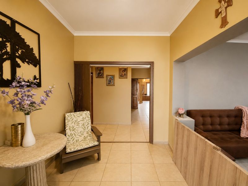 Entertainer’s EdenvaleGem with Pool and Flatlet - Photo 6
