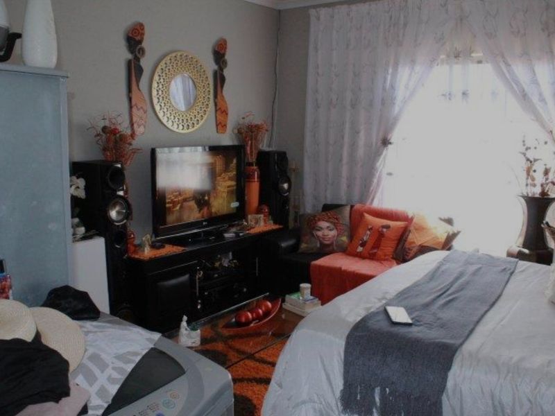 3 Bedroom (plus Extra Rooms: 7 Bedrooms & 7 Bathrooms) Cash Sale property - Photo 9