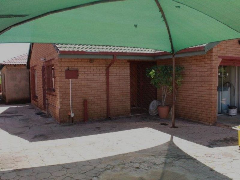 3 Bedroom (plus Extra Rooms: 7 Bedrooms & 7 Bathrooms) Cash Sale property - Photo 2