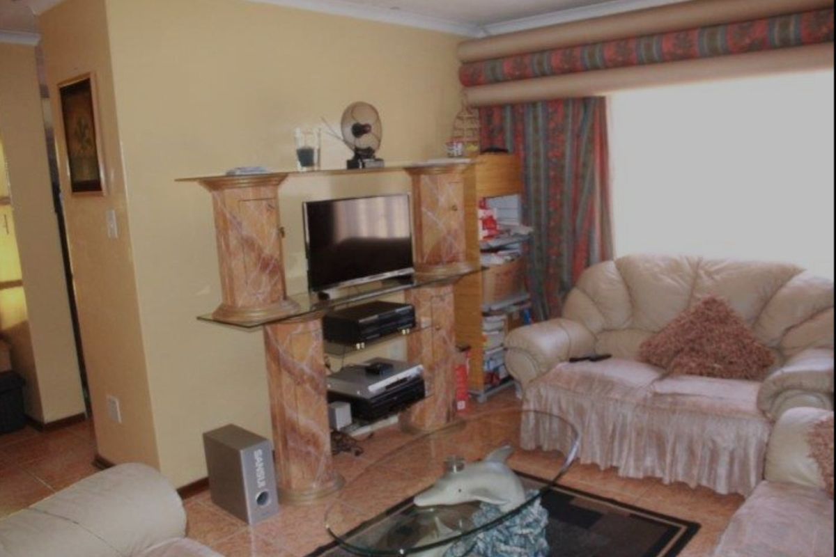 3 Bedroom (plus Extra Rooms: 7 Bedrooms & 7 Bathrooms) Cash Sale property - Photo 4