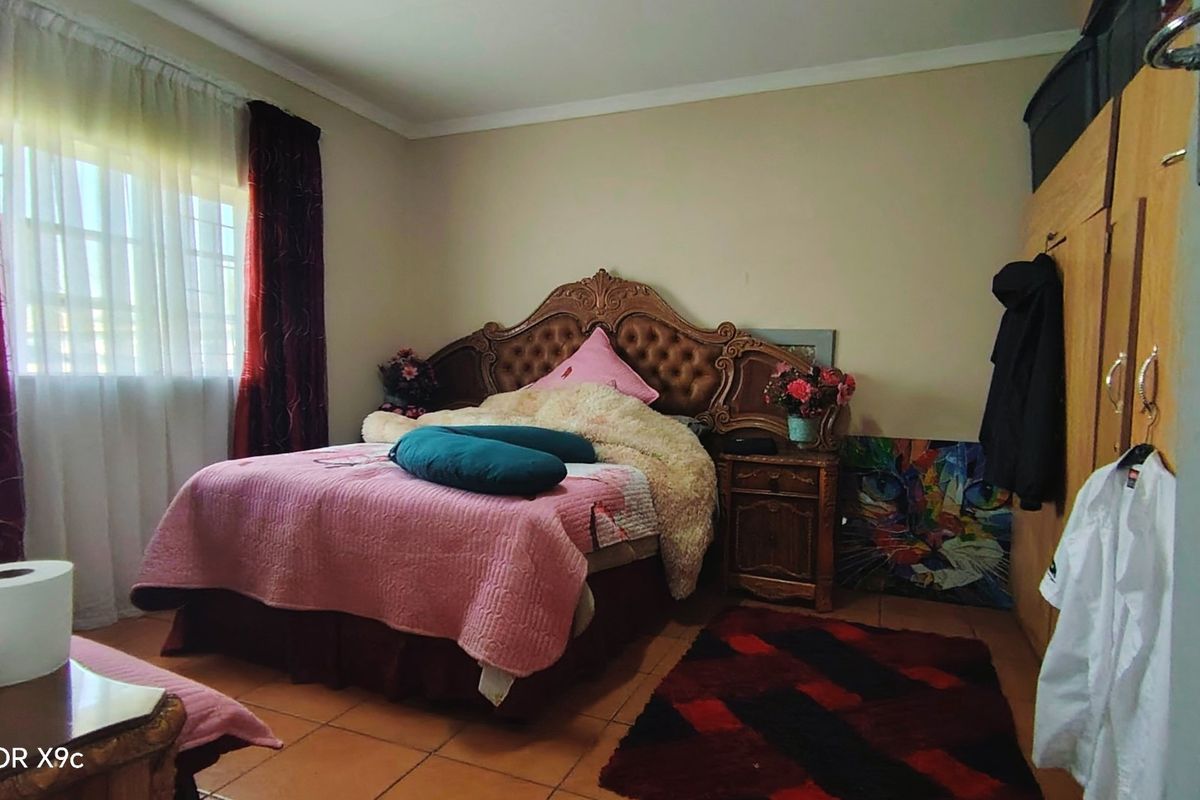 Situated in the heart of Riversdale, this exceptional property presents a rare investment opportunity with outstanding income-generating potential - Photo 5