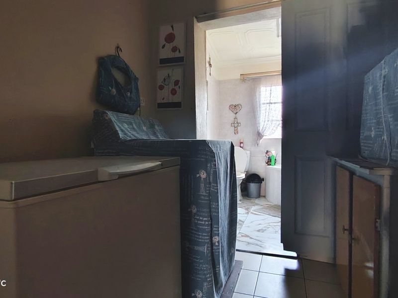 Situated in the heart of Riversdale, this exceptional property presents a rare investment opportunity with outstanding income-generating potential - Photo 10