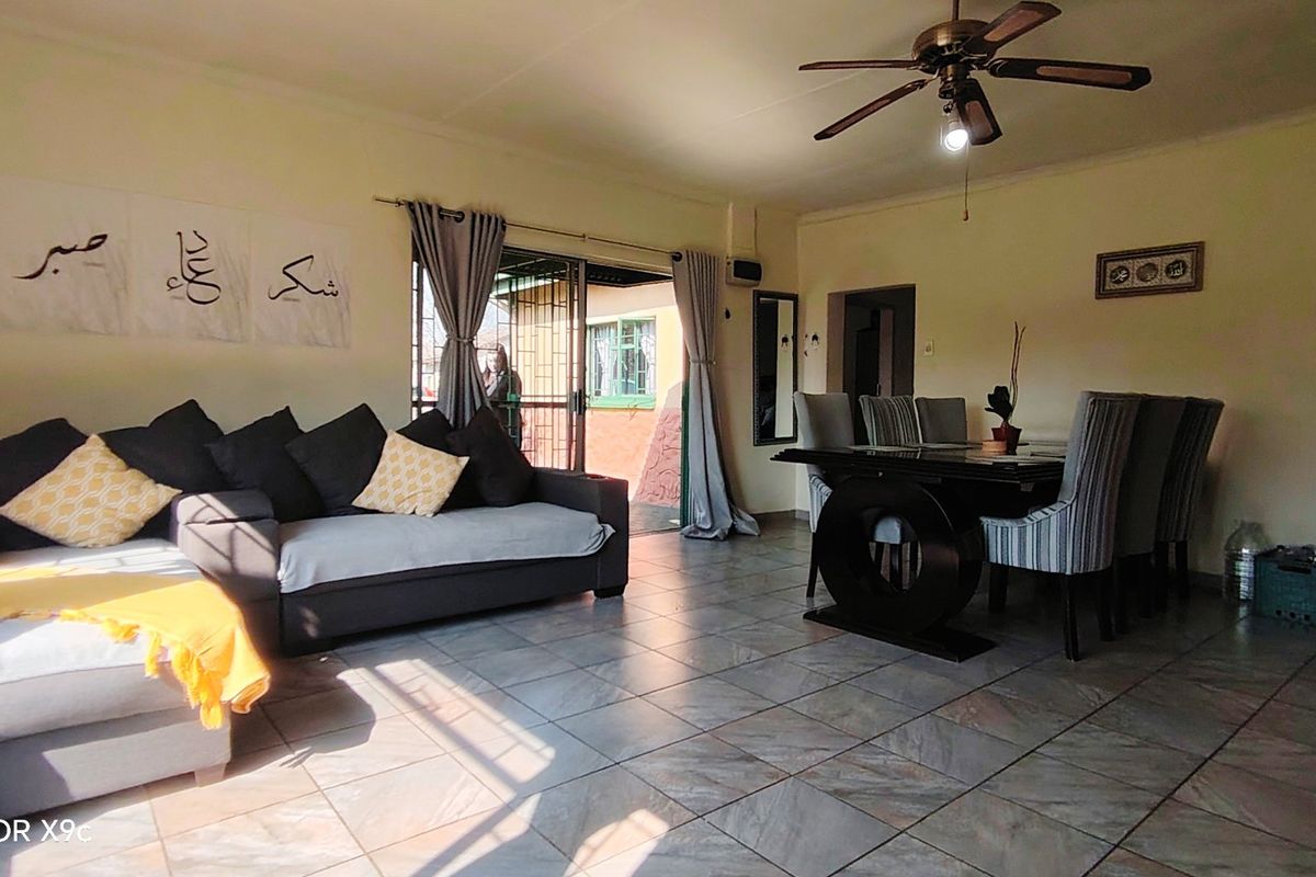Situated in the heart of Riversdale, this exceptional property presents a rare investment opportunity with outstanding income-generating potential - Photo 4