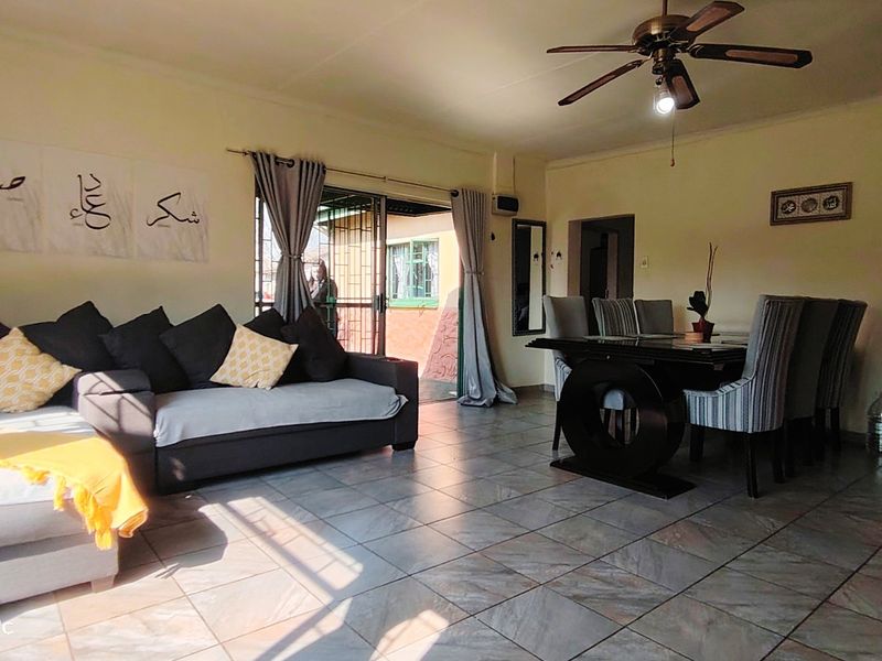 Situated in the heart of Riversdale, this exceptional property presents a rare investment opportunity with outstanding income-generating potential - Photo 4