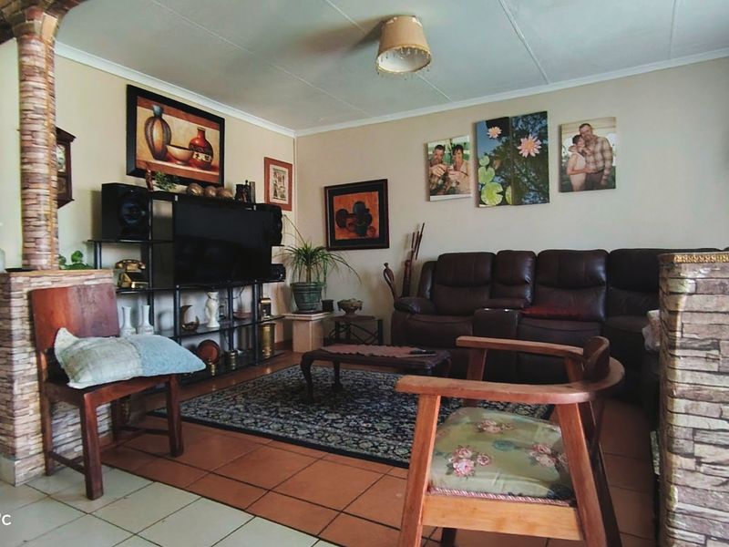 Situated in the heart of Riversdale, this exceptional property presents a rare investment opportunity with outstanding income-generating potential - Photo 6