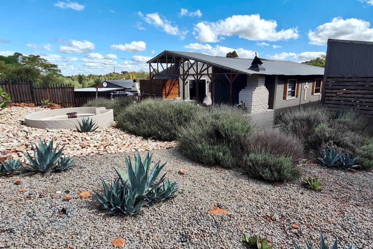 Modern Dam-Side Living at Its Best - Photo 3