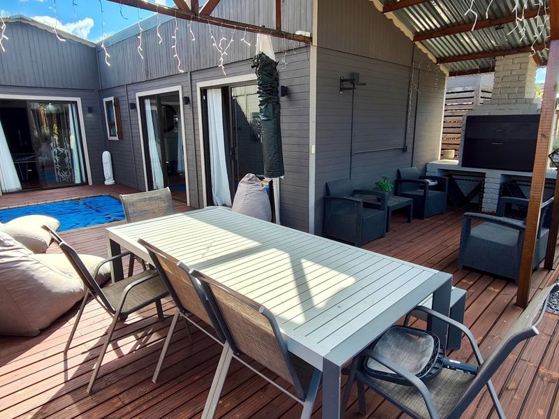 Modern Dam-Side Living at Its Best - Photo 6