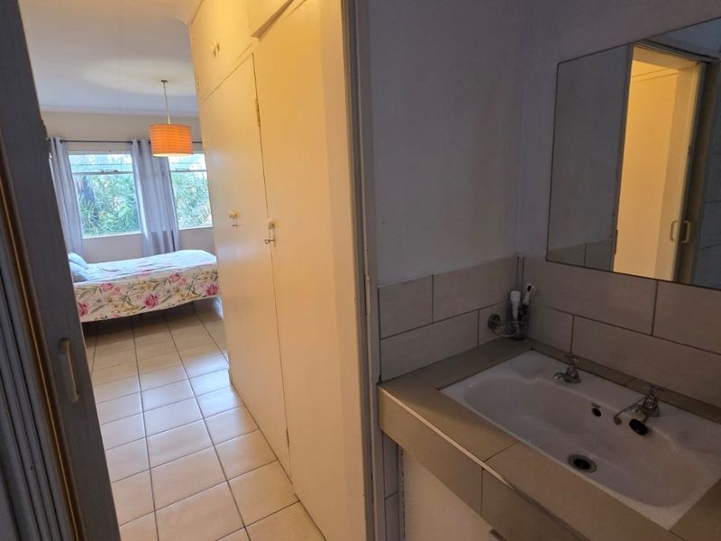 Charming 3-Bedroom townhouse with Secure Living and Easy Highway Access - Photo 9