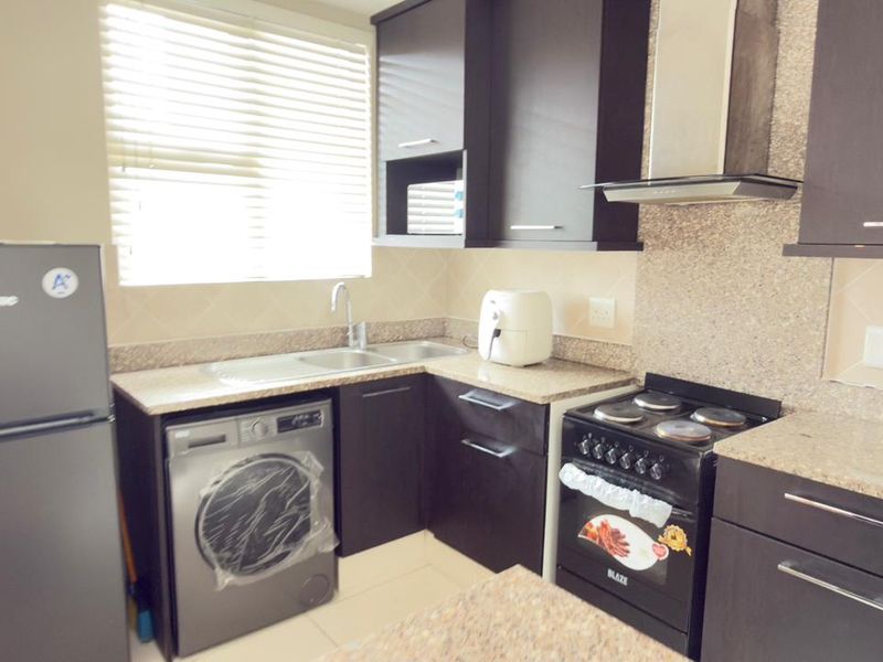 To let in Umhlanga, Furnished 2 bedroom apartment in secure upmarket complax. - Photo 8