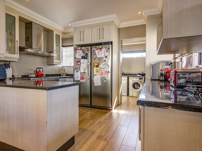**A Captivating Home** - Photo 3