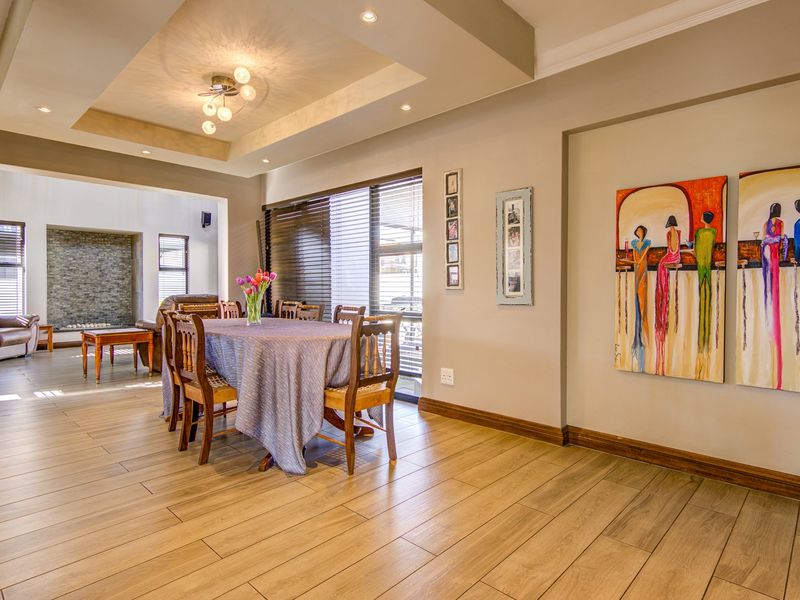 **A Captivating Home** - Photo 8