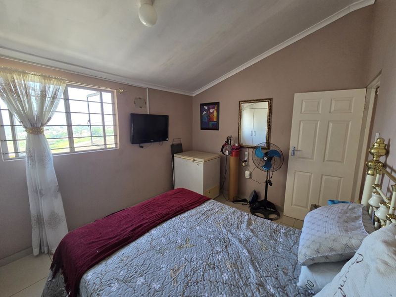 Reduced to Sell: Pristine Move-In-Ready 2-Bedroom Home in Shallcross - Photo 10
