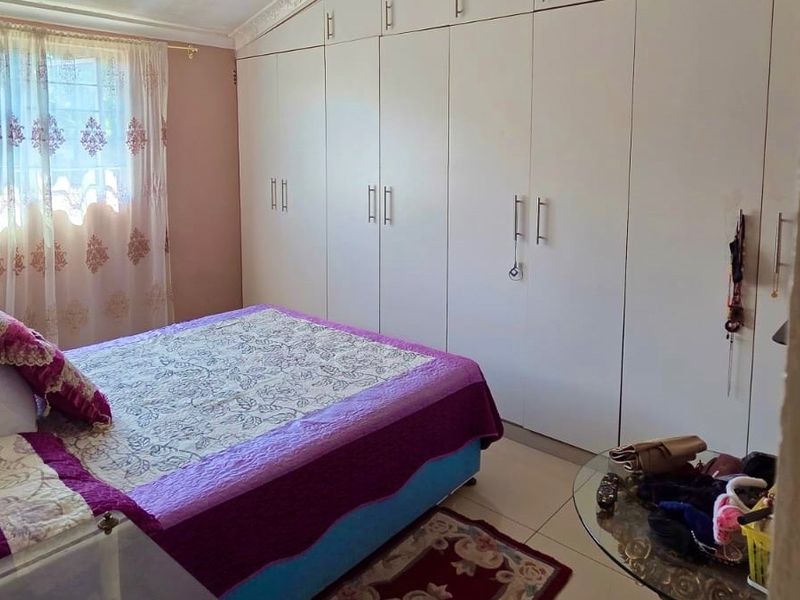 Reduced to Sell: Pristine Move-In-Ready 2-Bedroom Home in Shallcross - Photo 7