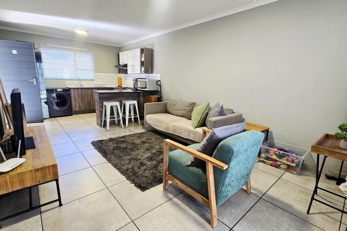 Charming 2 Bedroom Ground Floor Apartment To Let in Eveleigh - Photo 3