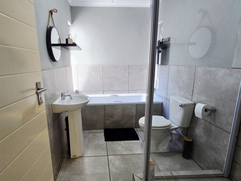 Charming 2 Bedroom Ground Floor Apartment To Let in Eveleigh - Photo 9