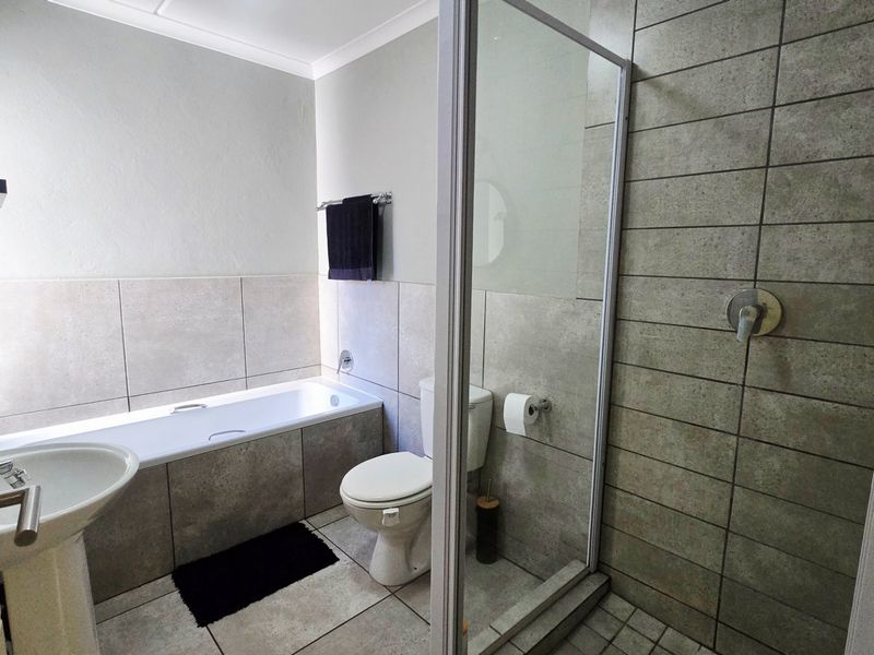 Charming 2 Bedroom Ground Floor Apartment To Let in Eveleigh - Photo 8