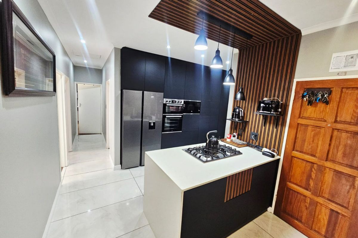 A Beautiful and Modern 3 Bedroom 2 Bathroom Townhouse for Sale in Monavoni - Photo 5