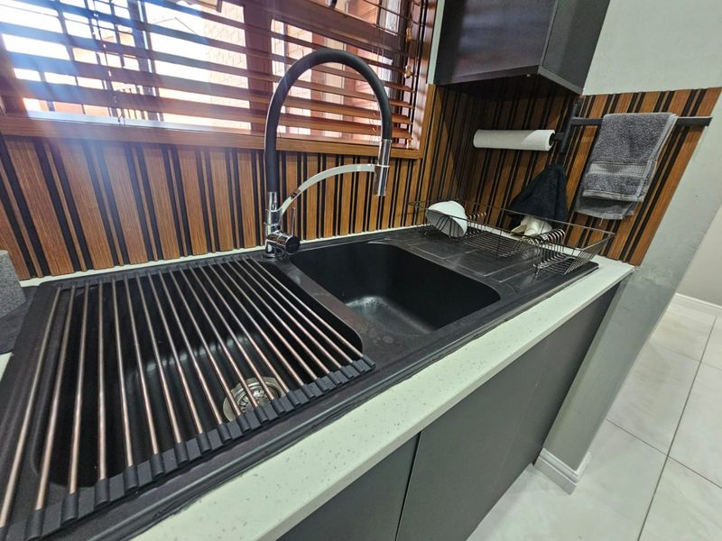 A Beautiful and Modern 3 Bedroom 2 Bathroom Townhouse for Sale in Monavoni - Photo 9