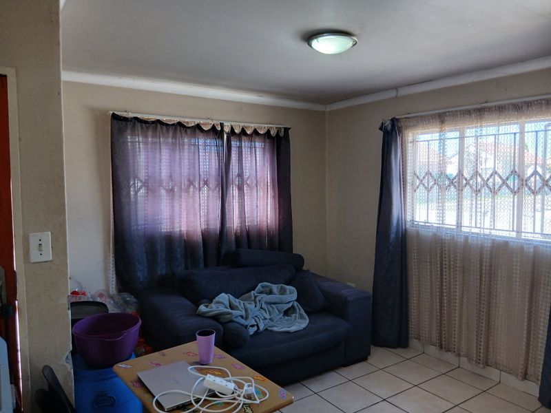 Pre-Auction Opportunity in Platinum Village  - Photo 10