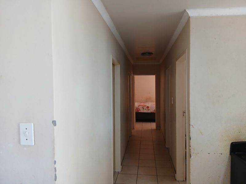 Pre-Auction Opportunity in Platinum Village  - Photo 9