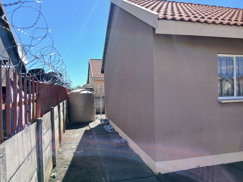 Pre-Auction Opportunity in Platinum Village  - Photo 6