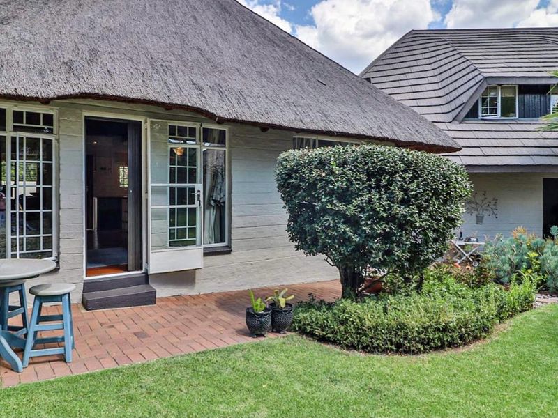 1 bedroom full bathroom private garden cottage  - Photo 2