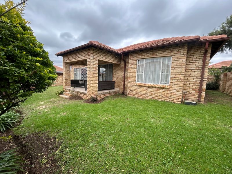 Converted 3 bedroom 2 bathroom home - Photo 2