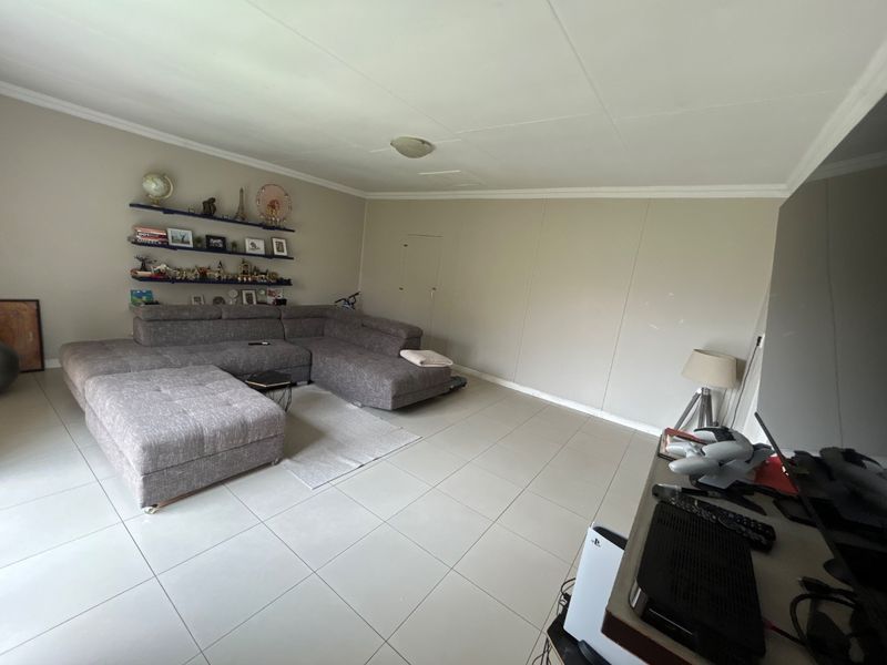 Converted 3 bedroom 2 bathroom home - Photo 4
