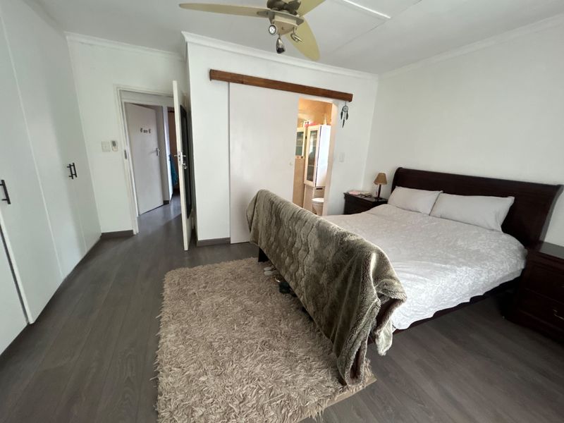 Converted 3 bedroom 2 bathroom home - Photo 9