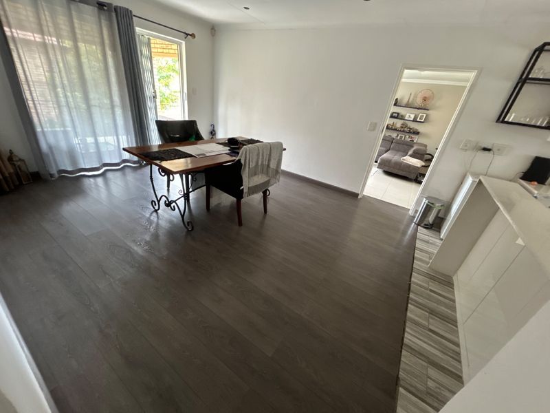 Converted 3 bedroom 2 bathroom home - Photo 8