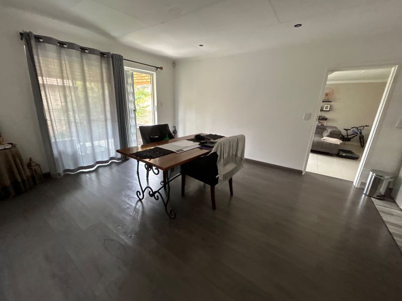 Converted 3 bedroom 2 bathroom home - Photo 7