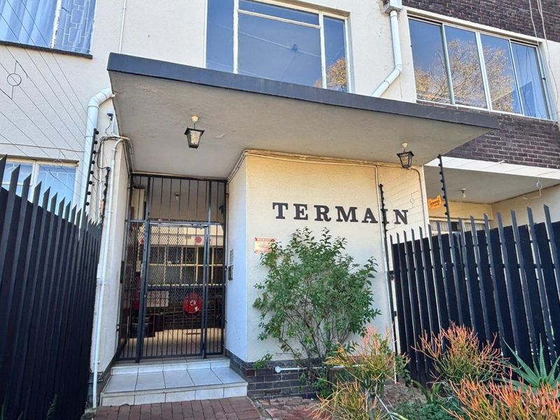 MODERN & LOW-MAINTENANCE TOWNHOUSE LIVING! - Photo 2