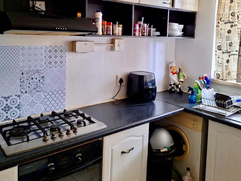 2 bedroom 2 bathroom apartment - Photo 9