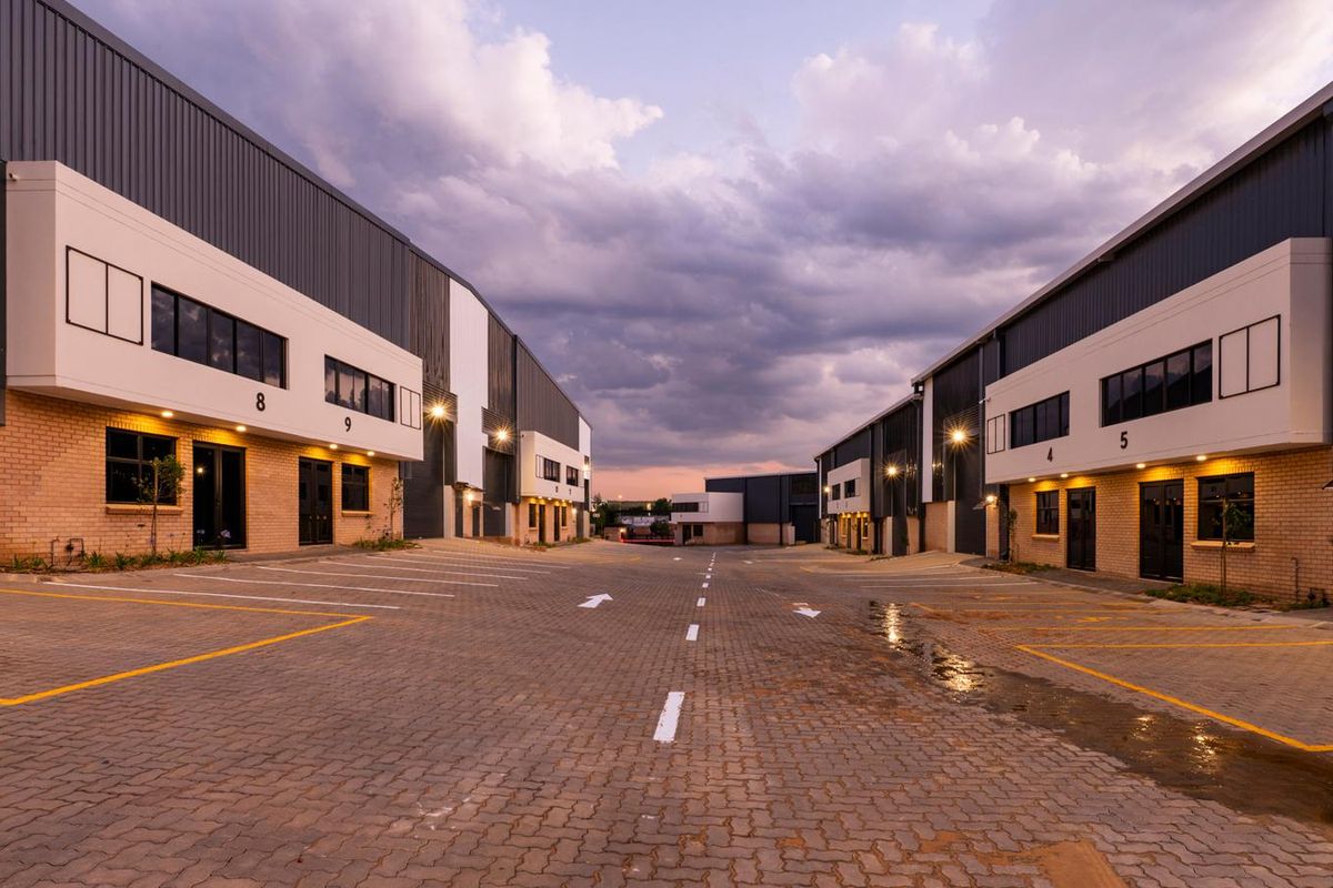 558 SQM Logistics Warehouse Available in Samrand - Photo 3