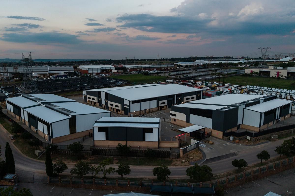 558 SQM Logistics Warehouse Available in Samrand - Photo 2