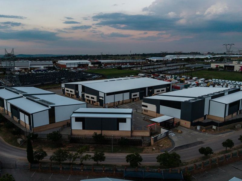 558 SQM Logistics Warehouse Available in Samrand - Photo 2