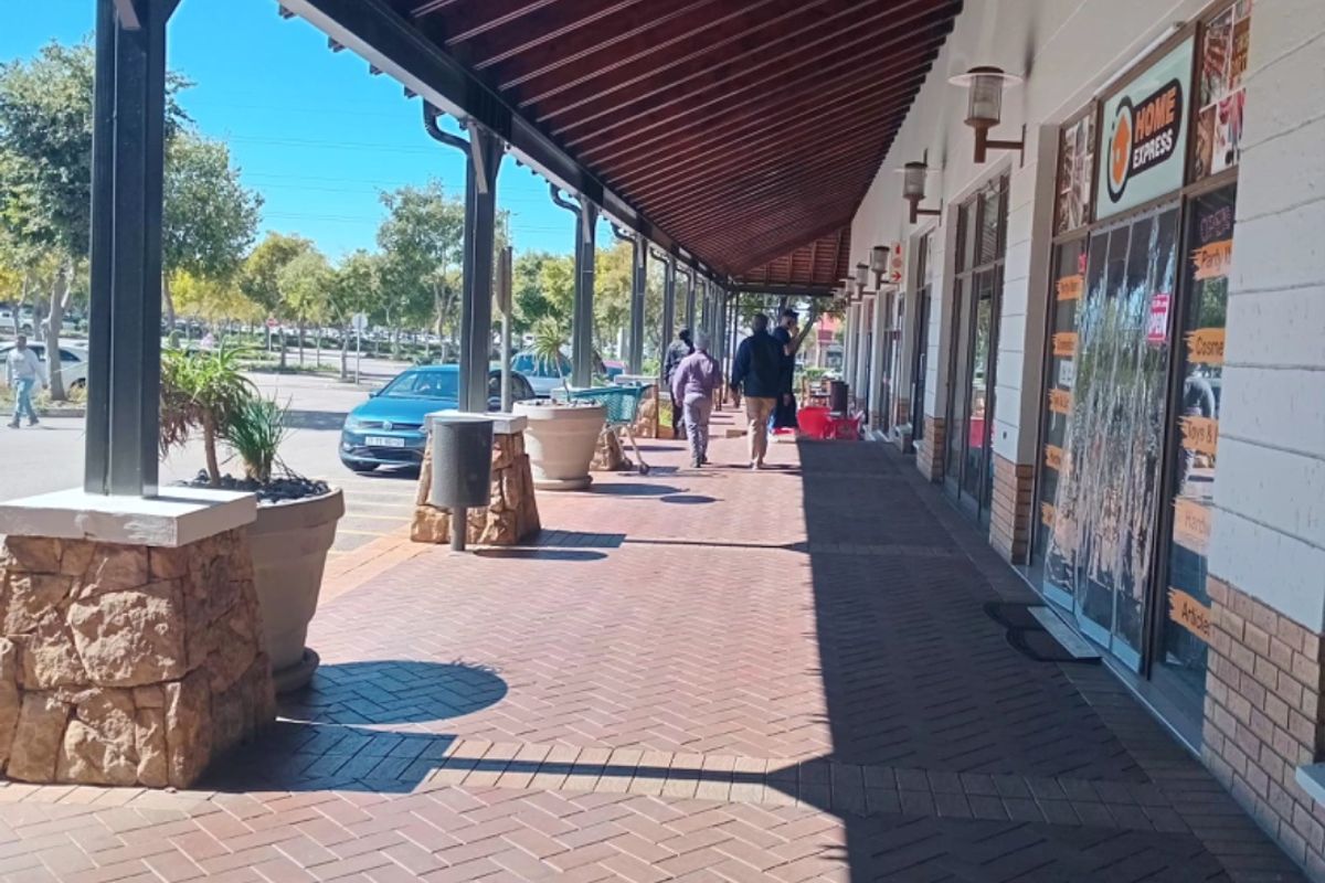 149 SQM Retail Unit Near Anchor Tenant in Highveld, Centurion - Photo 4