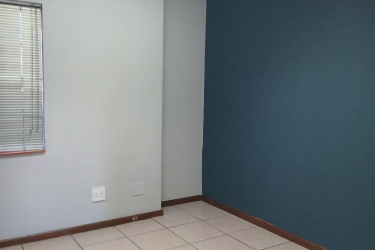 Spacious Ground Floor Office in Highveld, Centurion - Photo 4