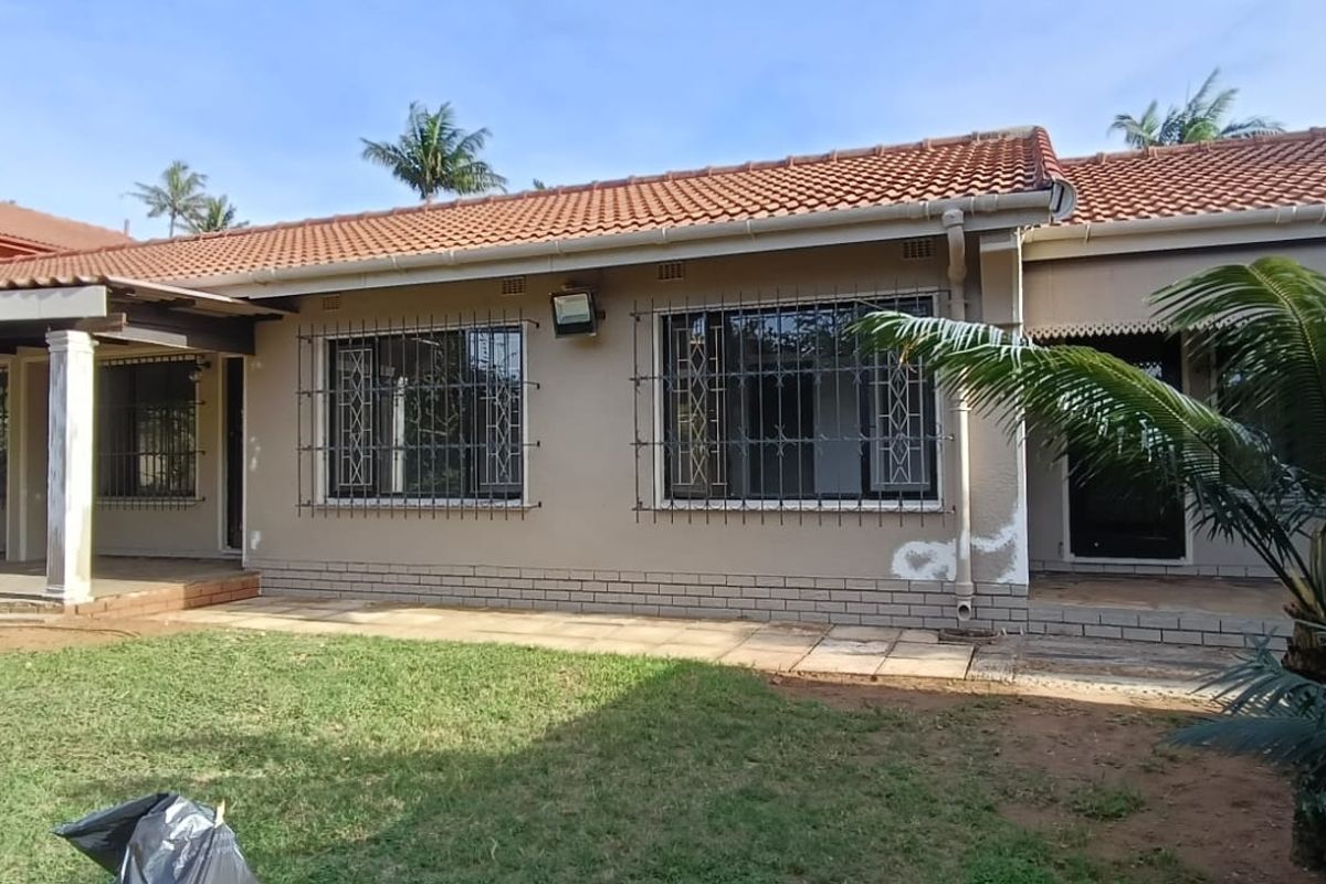 To let in Umhlanga, Pet friendly 3 bedroom home with pool and jacuzzi. - Photo 5