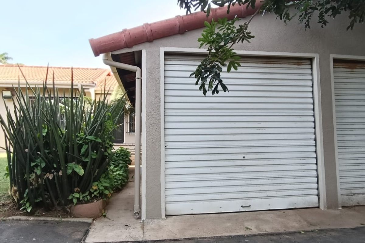 To let in Umhlanga, Pet friendly 3 bedroom home with pool and jacuzzi. - Photo 4