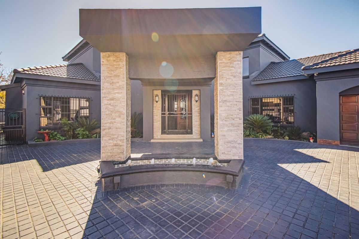 Pure Prestige Living   - Photo 2