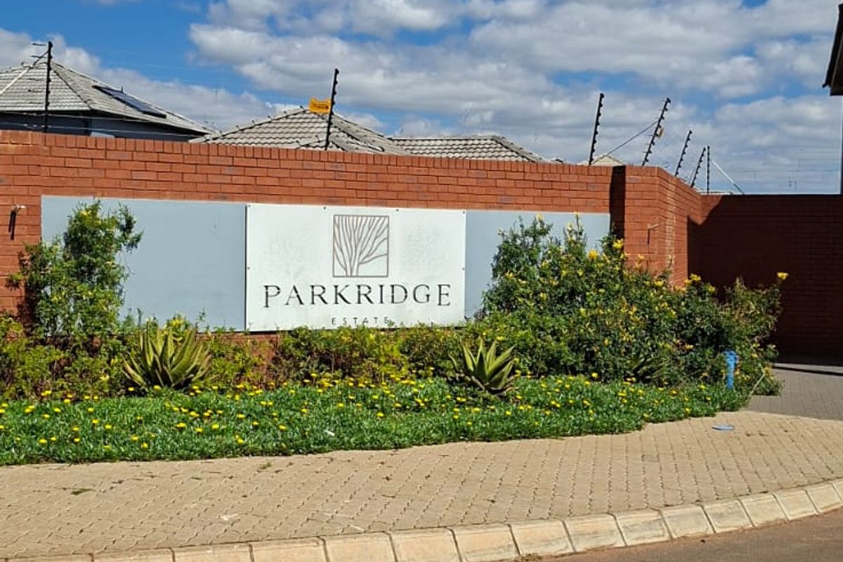 Spacious four bedroom family home in a safe and secure Estate - Photo 3