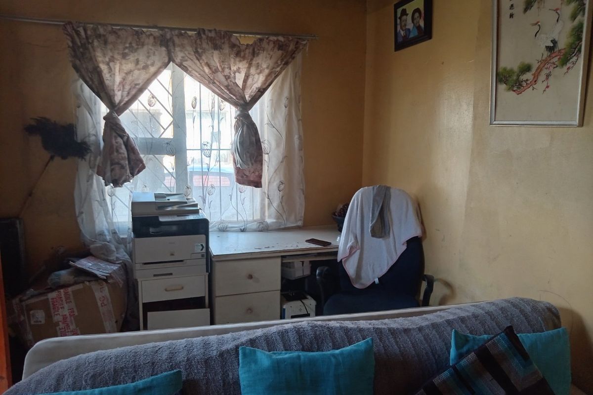 2-Bedroom Starter Home for Sale in Victoria Mxenge, Khayelitsha - Photo 4