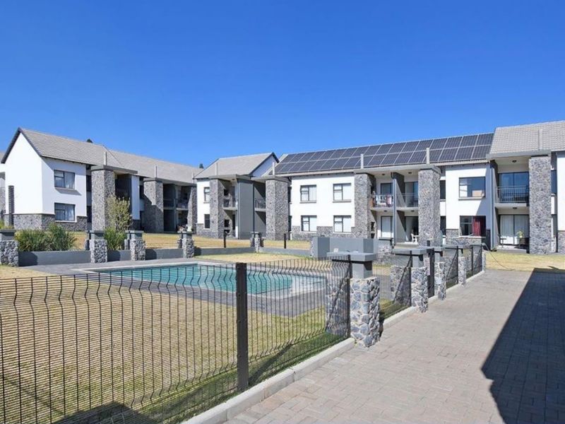 Glen Marais flat with inviting flow and value - Photo 2